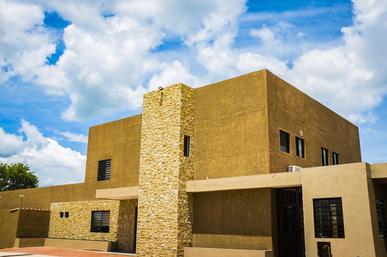 El Suto-Aparthotel San Jose de Chiquitos Bagian luar foto